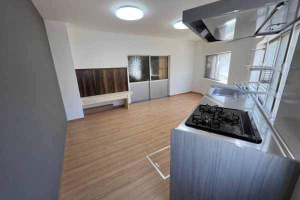 0C00A5E7-E350-4EDC-B03D-78D22C64ADC8